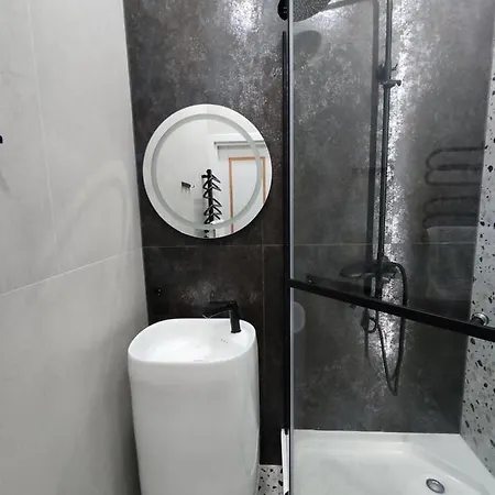 Brativ Rohatynciv 32 Апартаменти Львів